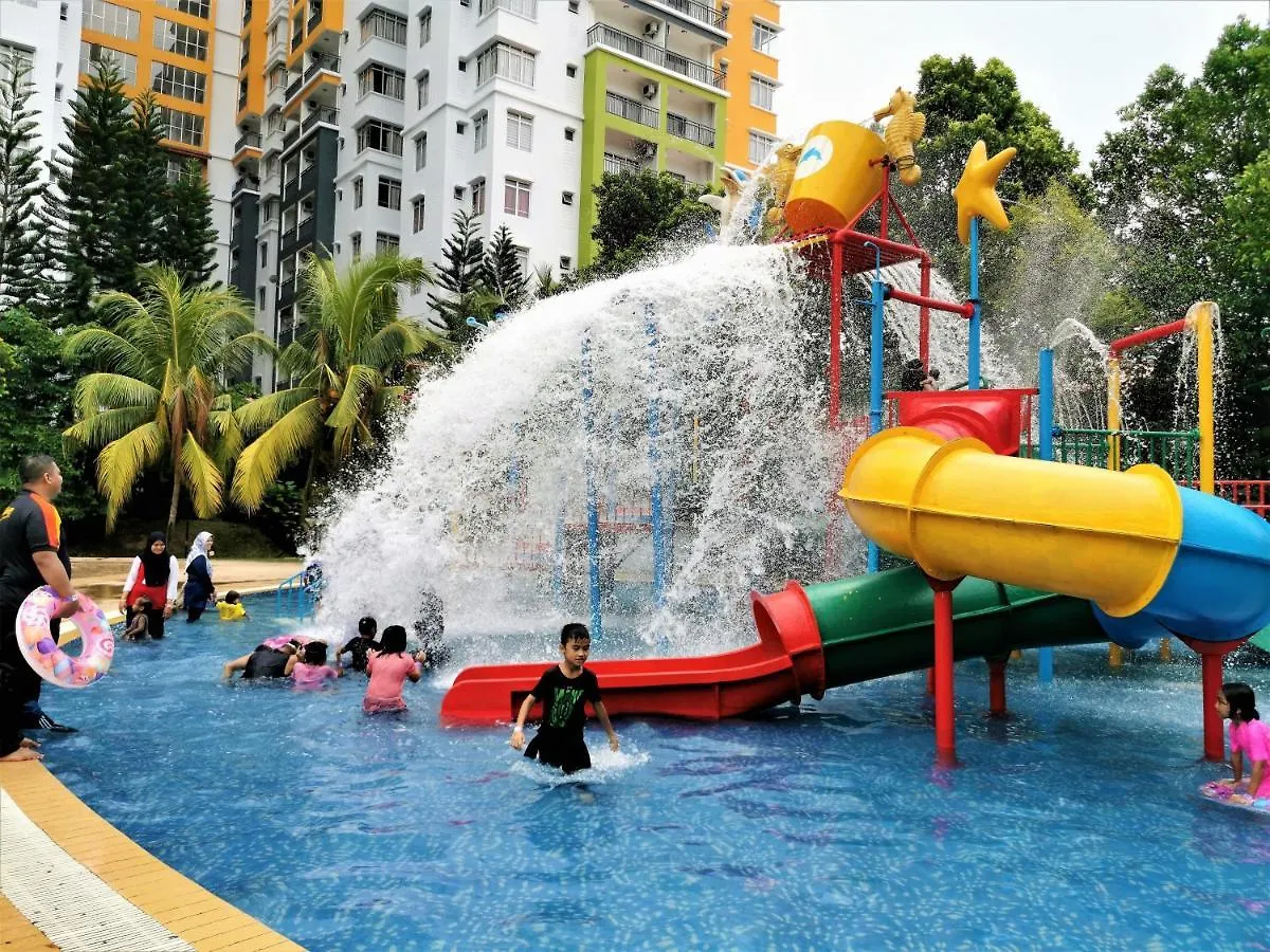 Homestay At Melaka # Free Wifi # Water Themepark Tickets Apartment