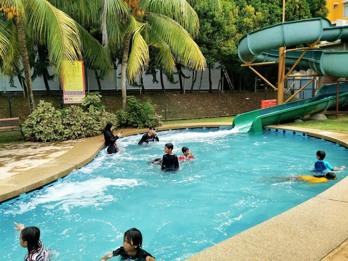 Homestay At Melaka # Free Wifi # Water Themepark Tickets Malacca